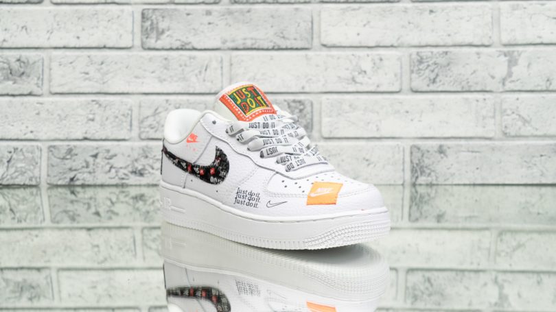 Nike Air Force 1 07 Sneakers