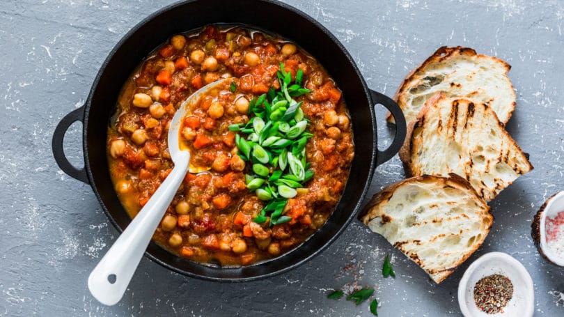 Slow Cooker Chili Vegetables Beans Bread