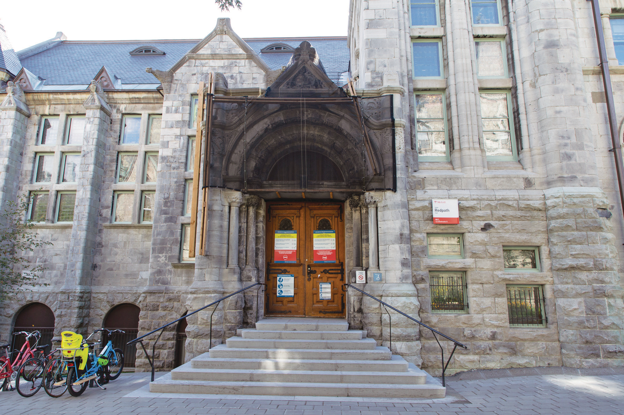 Photograph of McGill University's construction on campus. (Photograph by Stacy Lee)