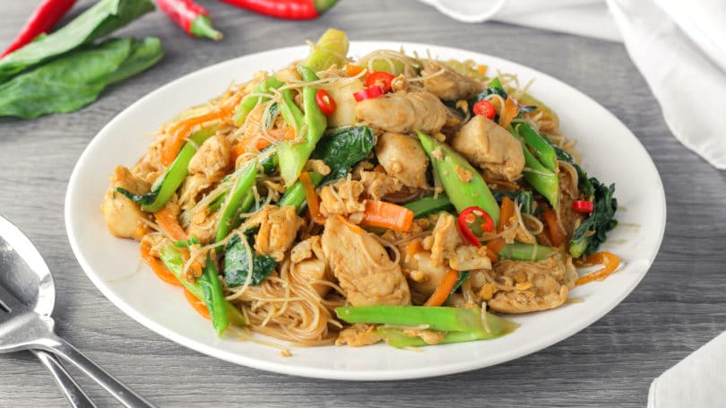 Chicken With Vermicelli Noodles Stir Fry Vegetables