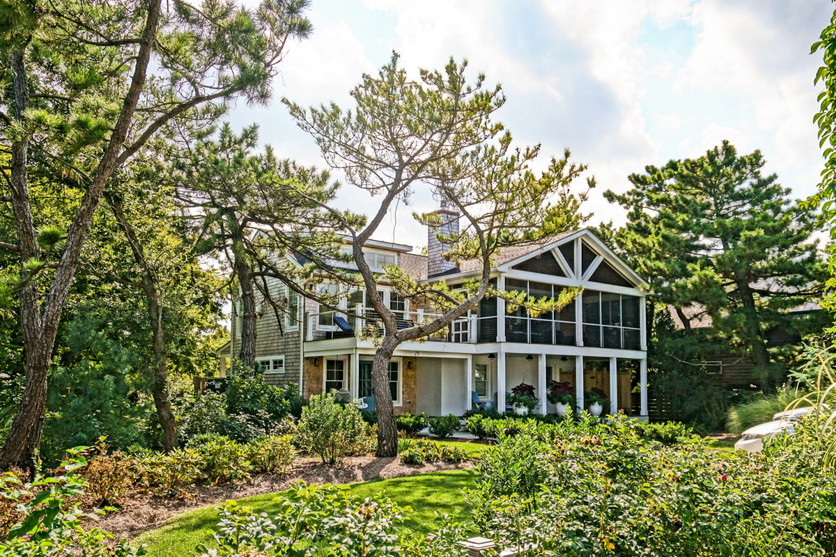 Berkshire-Hathaway-home-exterior
