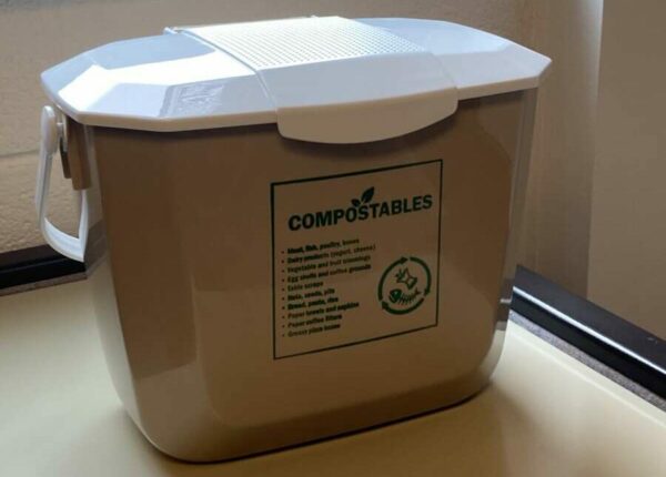 The countertop pail Arlington County will deliver to residents in August (Courtesy Arlington County)